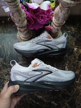 Brooks Glycerine 22 Comfort DNA Athletic/Medical Field Shoes 9.5 Men/11 Women